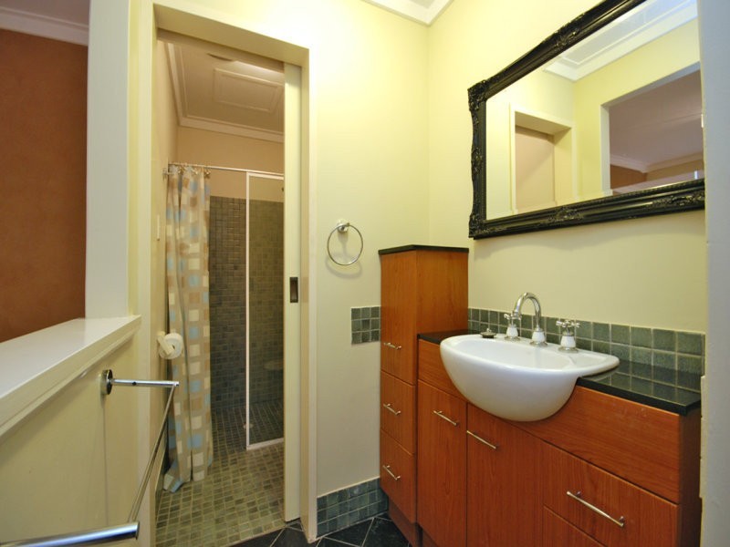 6 Hillside Grove, Ballajura WA 6066