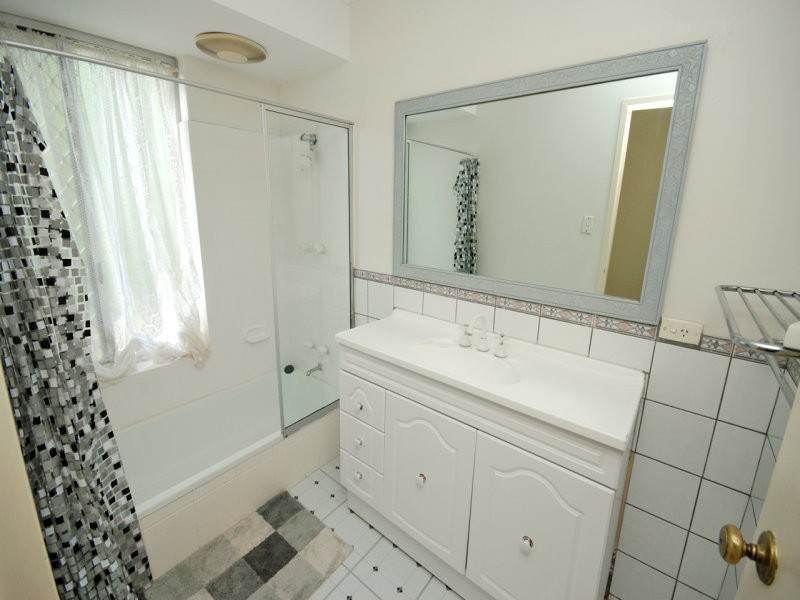 6 Hillside Grove, Ballajura WA 6066