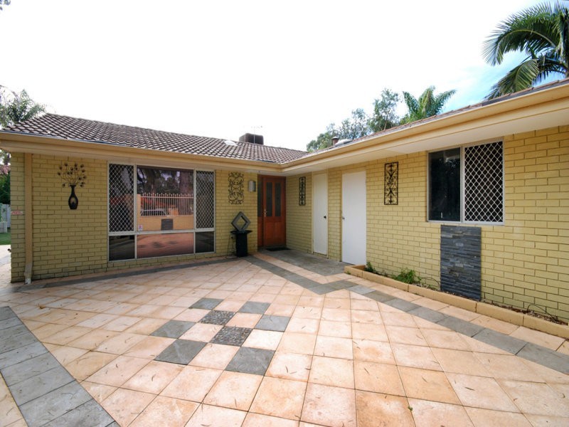 6 Hillside Grove, Ballajura WA 6066