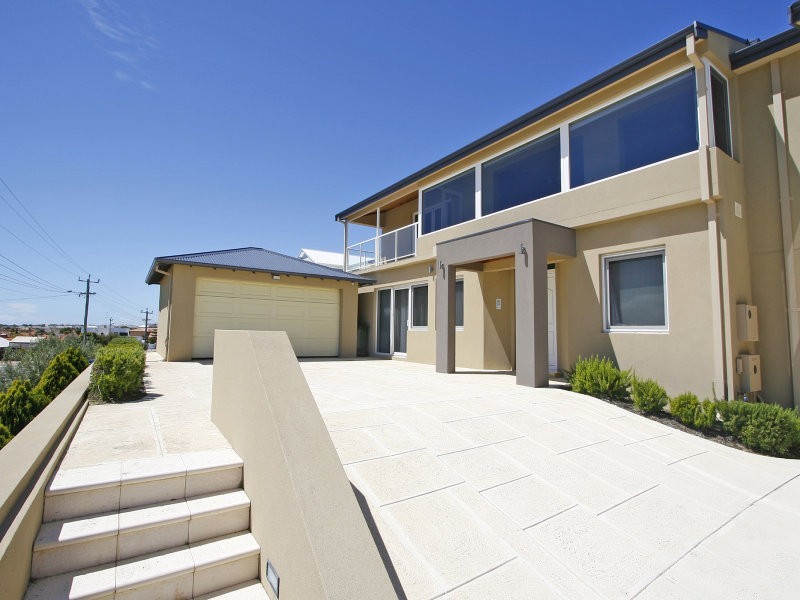 169 Waterford Dve, Hillarys WA 6025