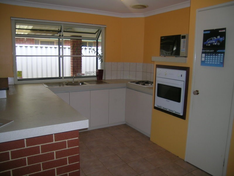 24 Tabubil Gardens, Ballajura WA 6066