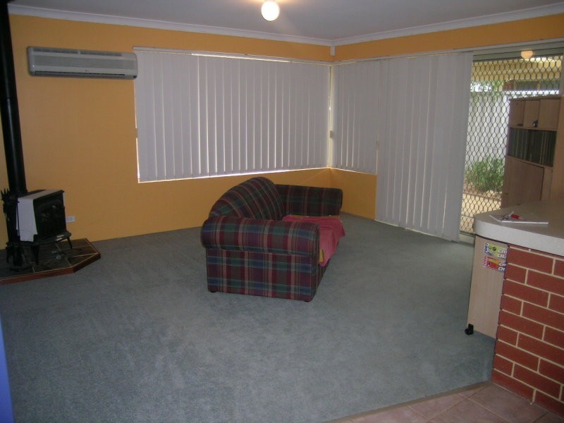 24 Tabubil Gardens, Ballajura WA 6066