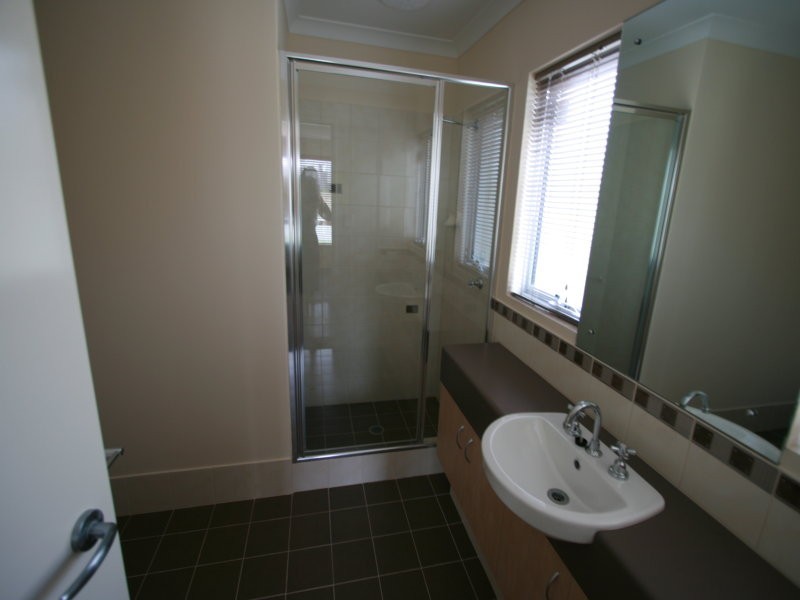 40 Fineview Crescent, Carramar WA 6031