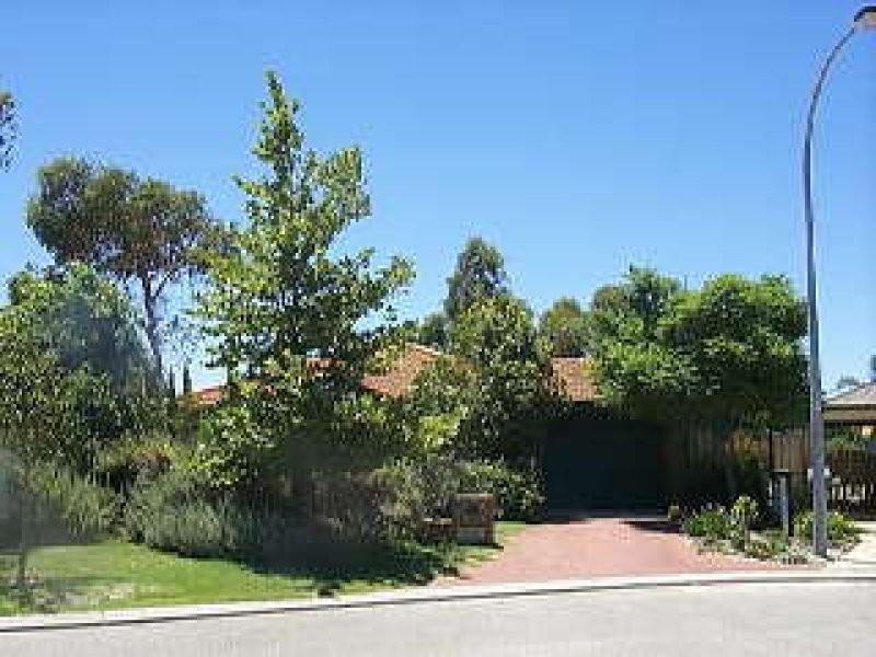 7 Knox Court, Ballajura WA 6066