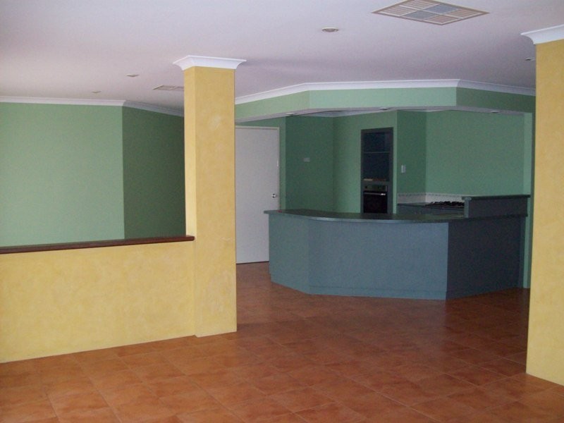 27 Yarrow Drive, Beechboro WA 6063