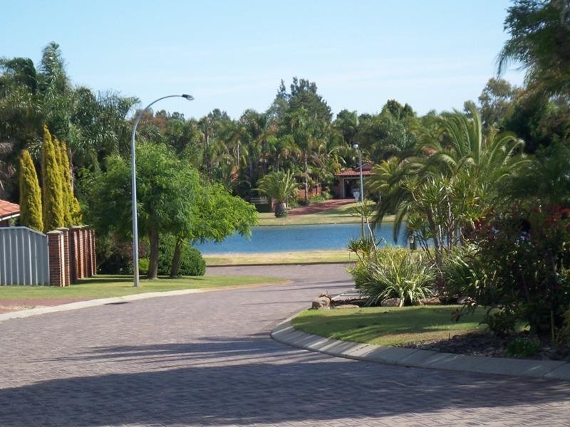 9 Crystalview Cove, Ballajura WA 6066