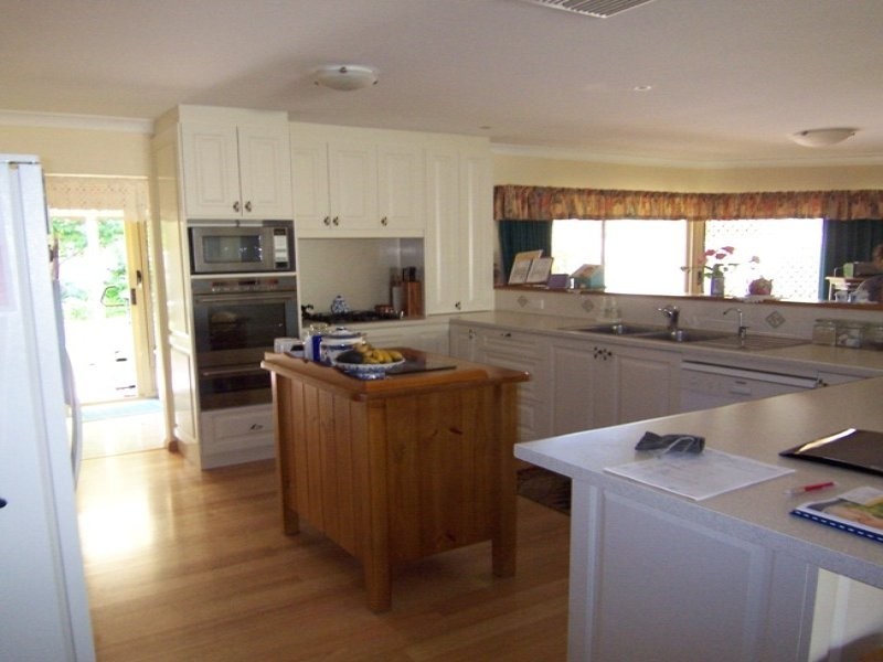 9 Crystalview Cove, Ballajura WA 6066