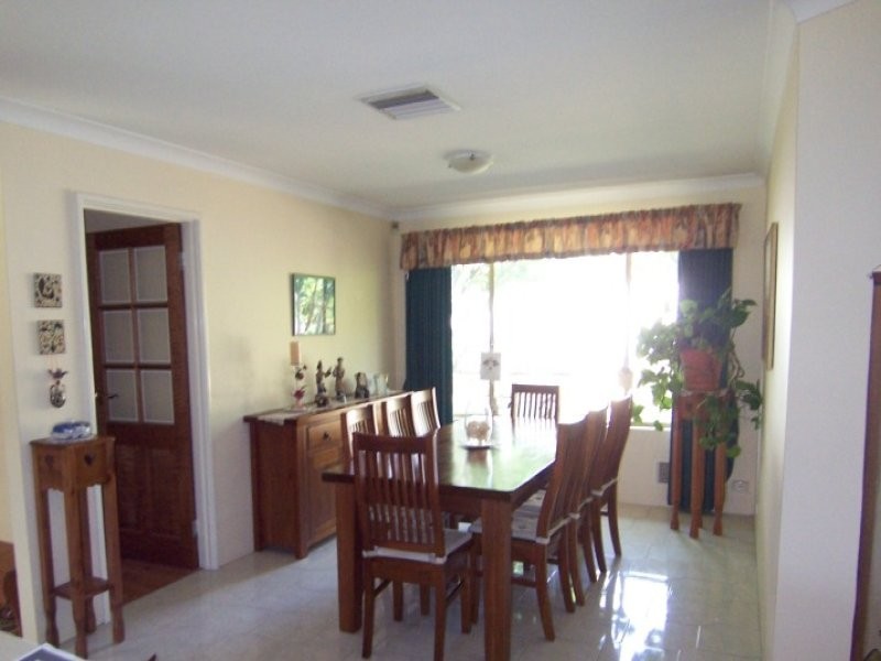 9 Crystalview Cove, Ballajura WA 6066