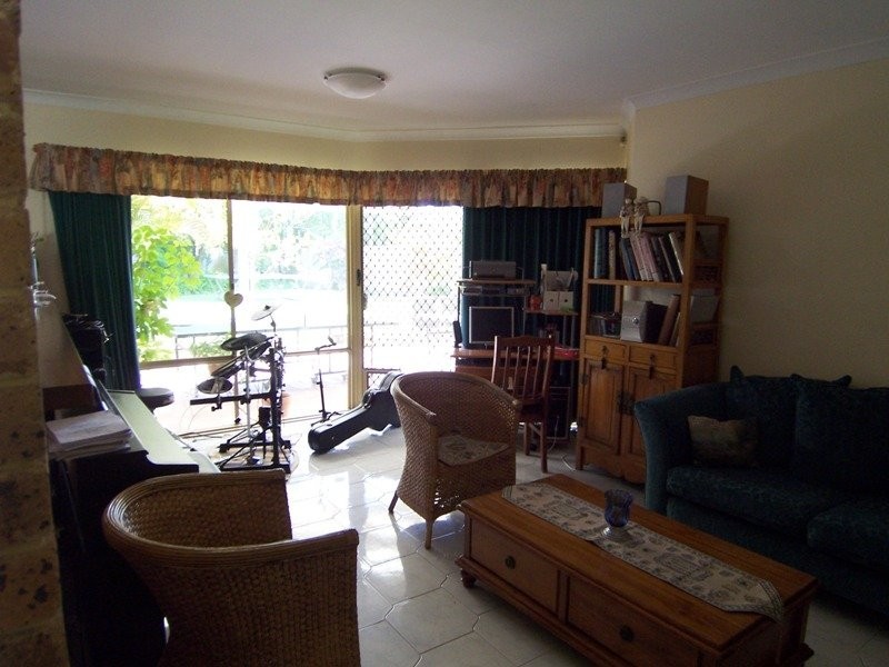 9 Crystalview Cove, Ballajura WA 6066