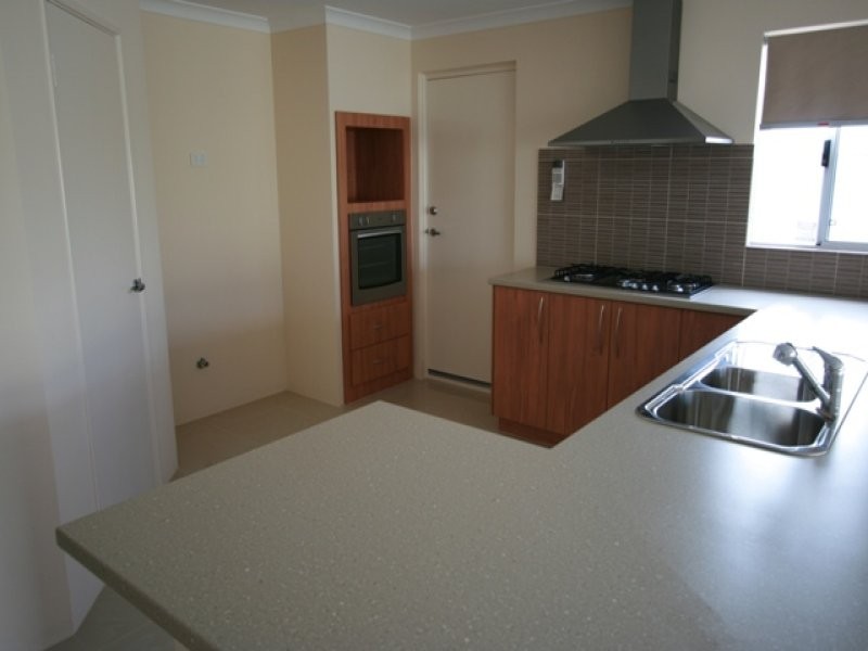 40 Fineview Crescent, Carramar WA 6031