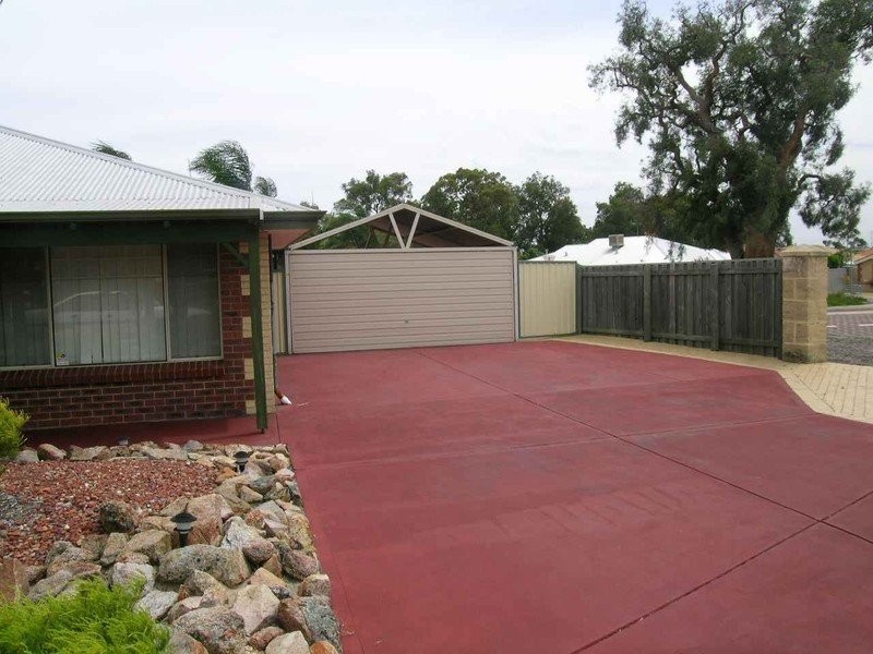 4 Woodleigh Gardens, Ballajura WA 6066