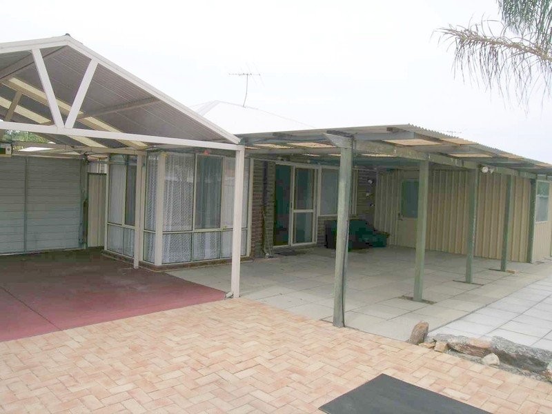 4 Woodleigh Gardens, Ballajura WA 6066