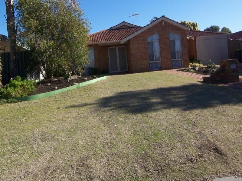 8 Carbla Court, Ballajura WA 6066