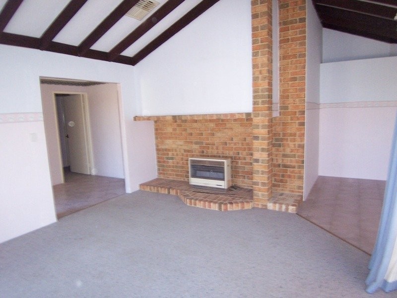 8 Carbla Court, Ballajura WA 6066