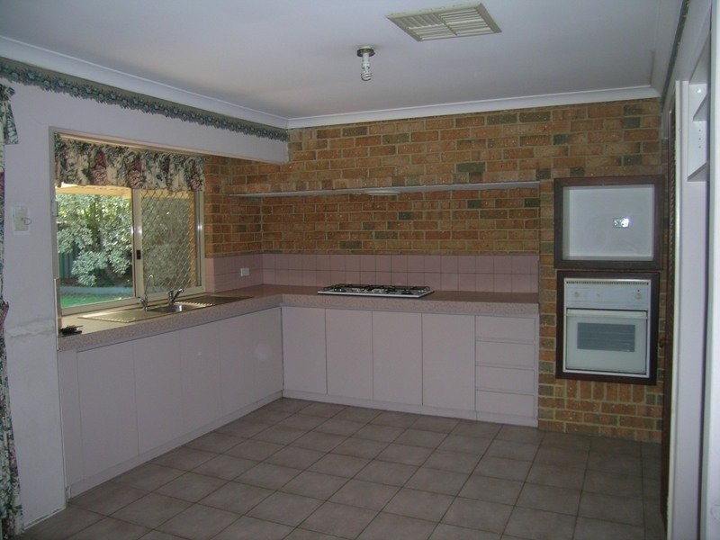 8 Carbla Court, Ballajura WA 6066