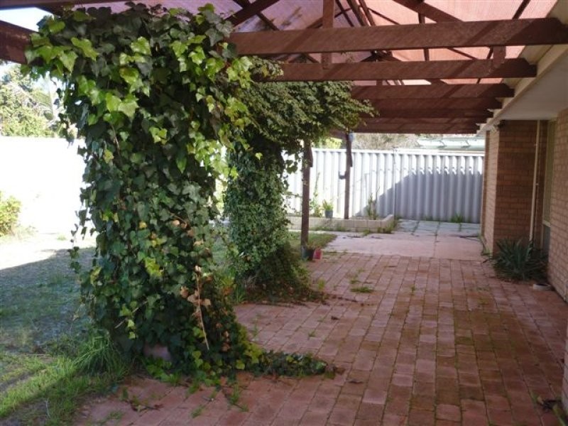 6 Euston Place, Alexander Heights WA 6064