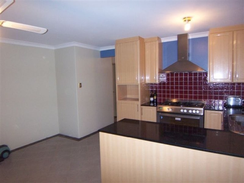 42 Yosemite Loop, Ballajura WA 6066