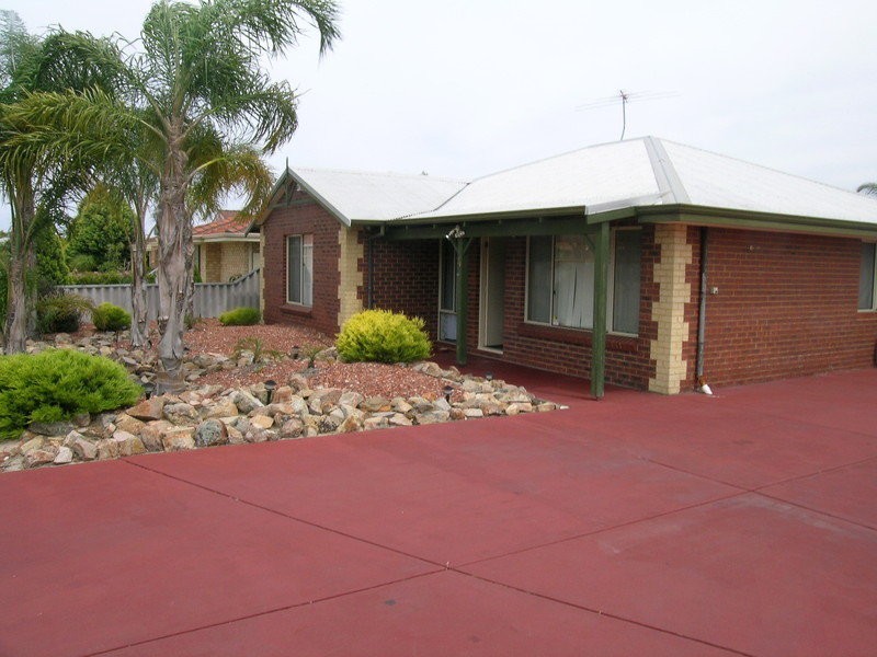 4 Woodleigh Gardens, Ballajura WA 6066