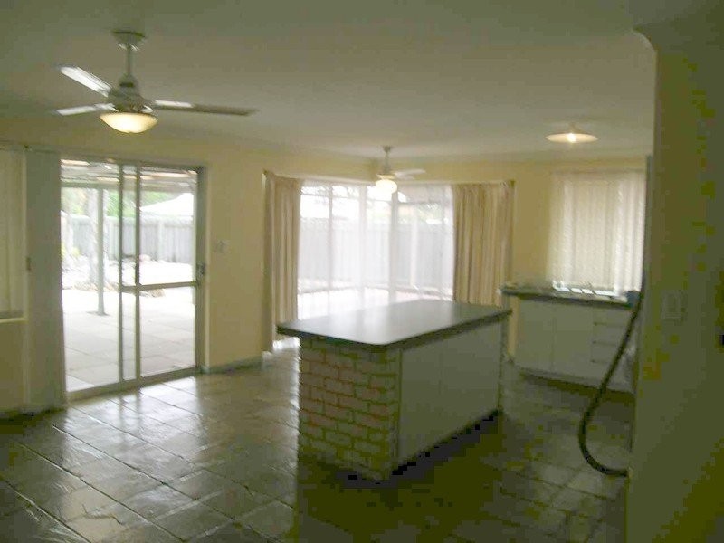 4 Woodleigh Gardens, Ballajura WA 6066