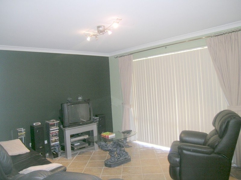 17 Yandal Cres, Ballajura WA 6066