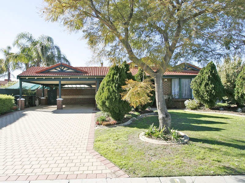 8 Carlsbad Court, Ballajura WA 6066