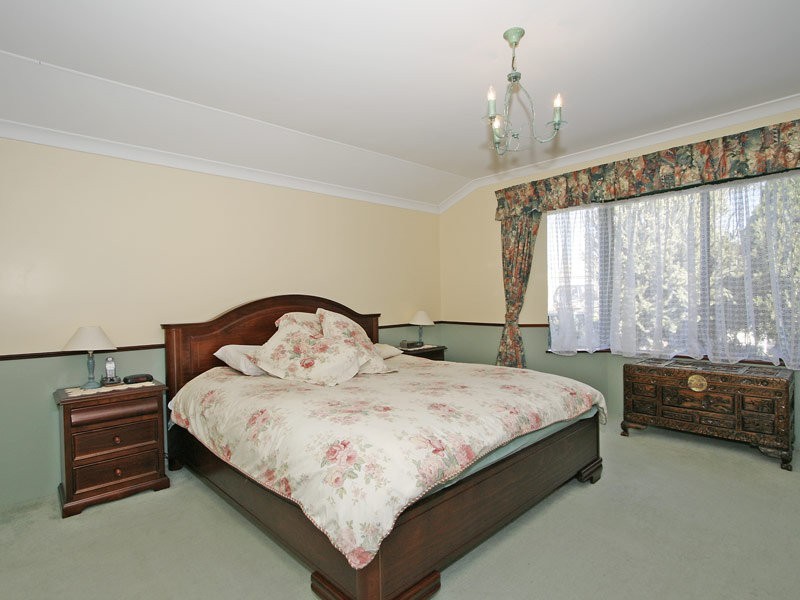 8 Carlsbad Court, Ballajura WA 6066