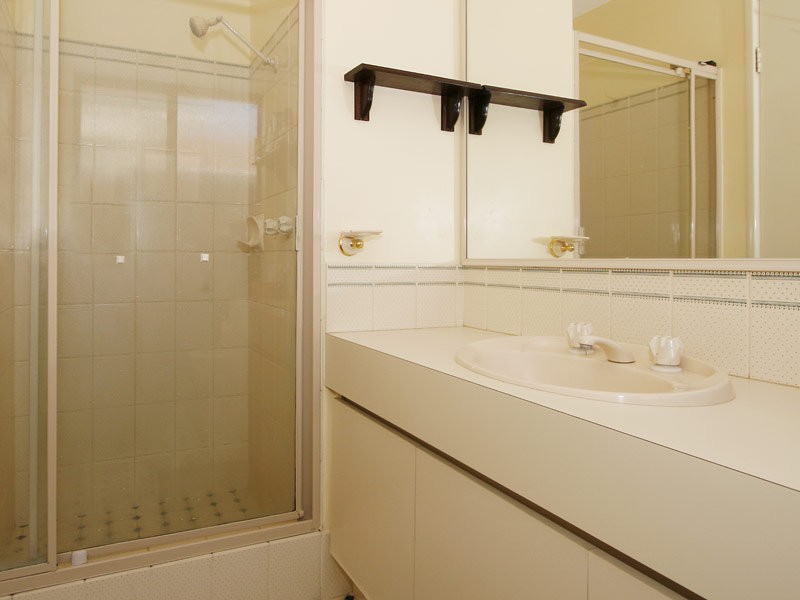 8 Carlsbad Court, Ballajura WA 6066