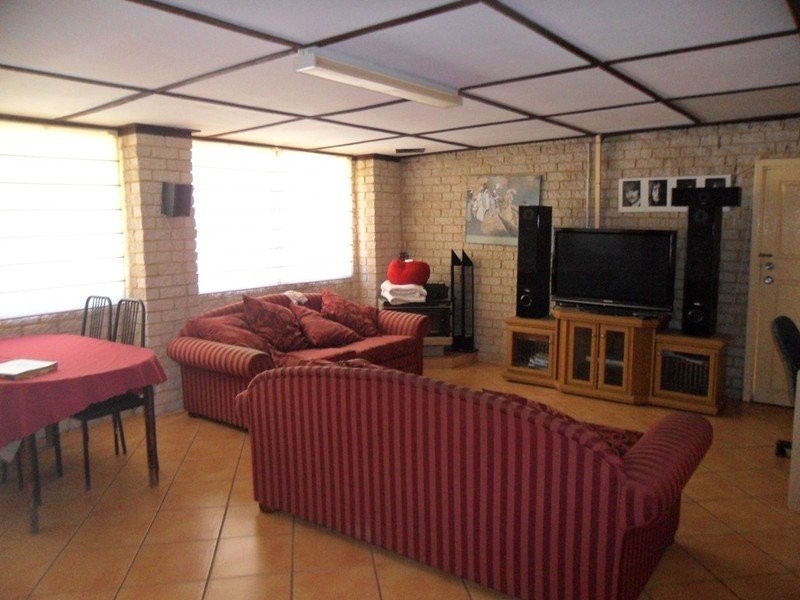 8 Compton Street, Balga WA 6061