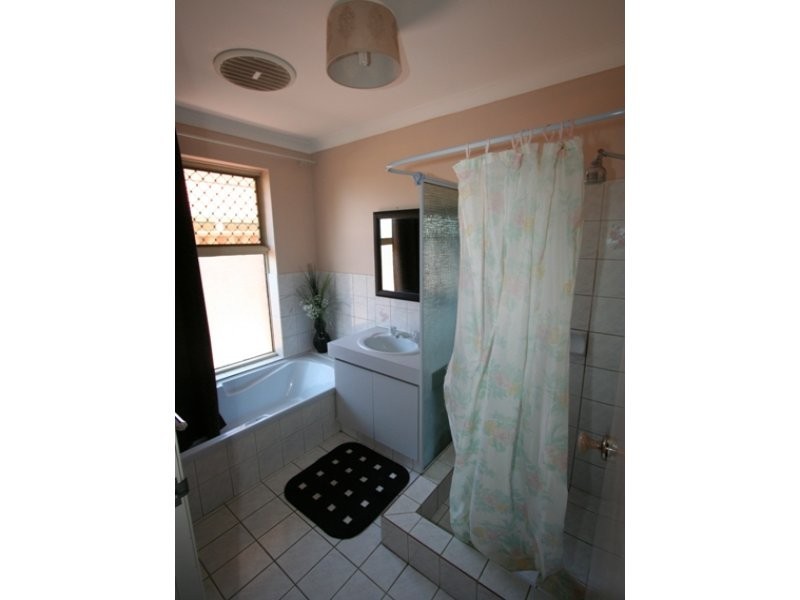 32 Yosemite Loop, Ballajura WA 6066