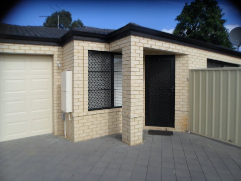 211c Mirrabooka Ave, Balga WA 6061