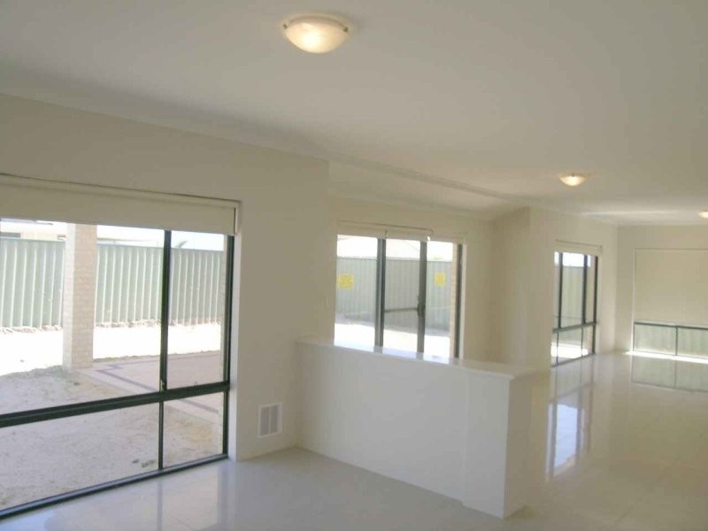 17 Brussels Circuit, Port Kennedy WA 6172