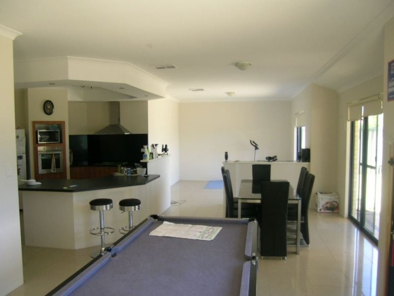 17 Brussels Circuit, Port Kennedy WA 6172