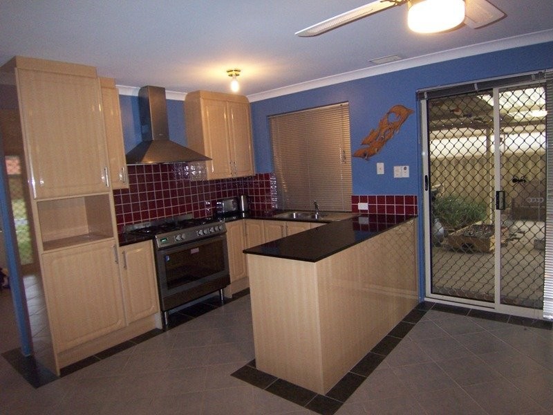 42 Yosemite Loop, Ballajura WA 6066