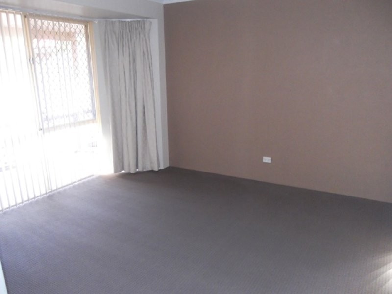 4 Pinedale Gardens, Ballajura WA 6066