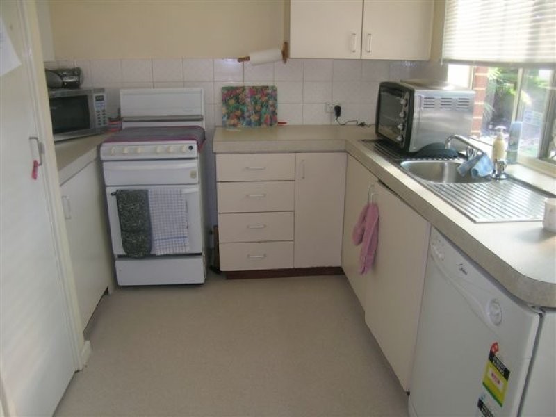 4 Uluru Gardens, Ballajura WA 6066