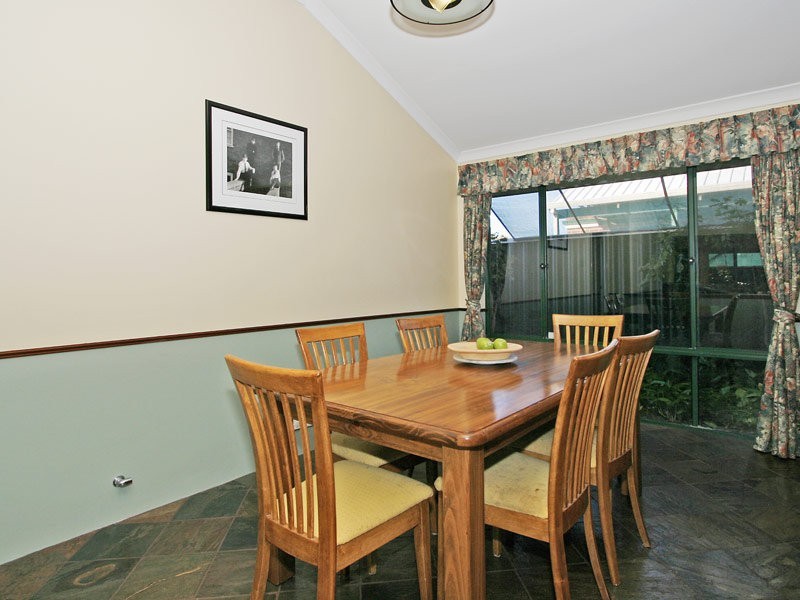 8 Carlsbad Court, Ballajura WA 6066