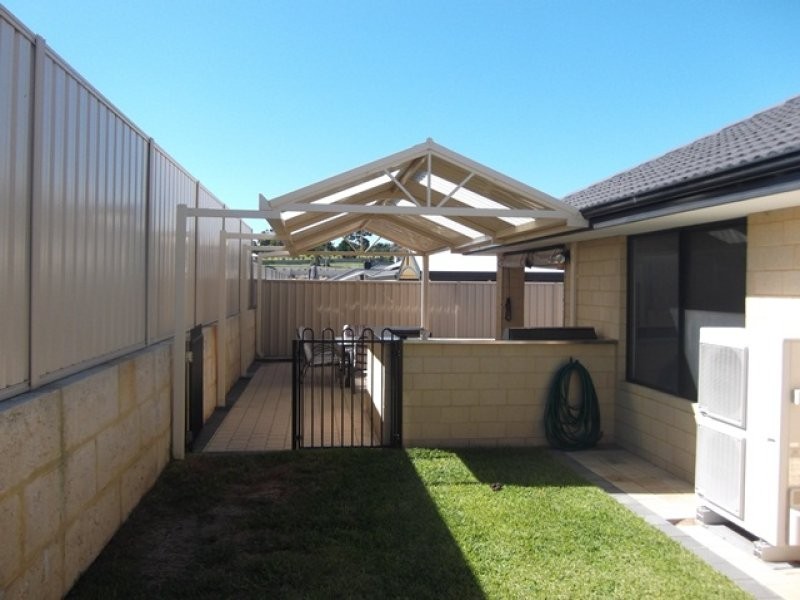 19 Camrose Lane, Darch WA 6065