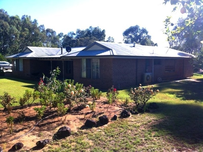 11 Casuarina Place, Henley Brook WA 6055