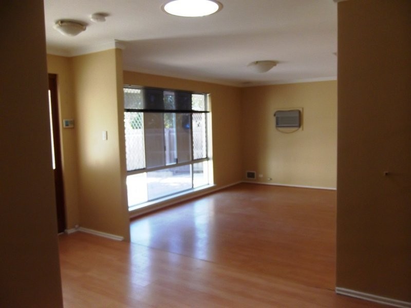 6 Hillside Grove, Ballajura WA 6066