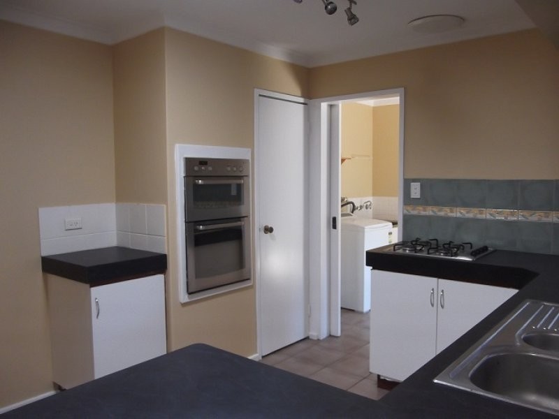 6 Hillside Grove, Ballajura WA 6066