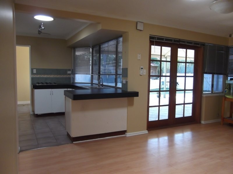 6 Hillside Grove, Ballajura WA 6066