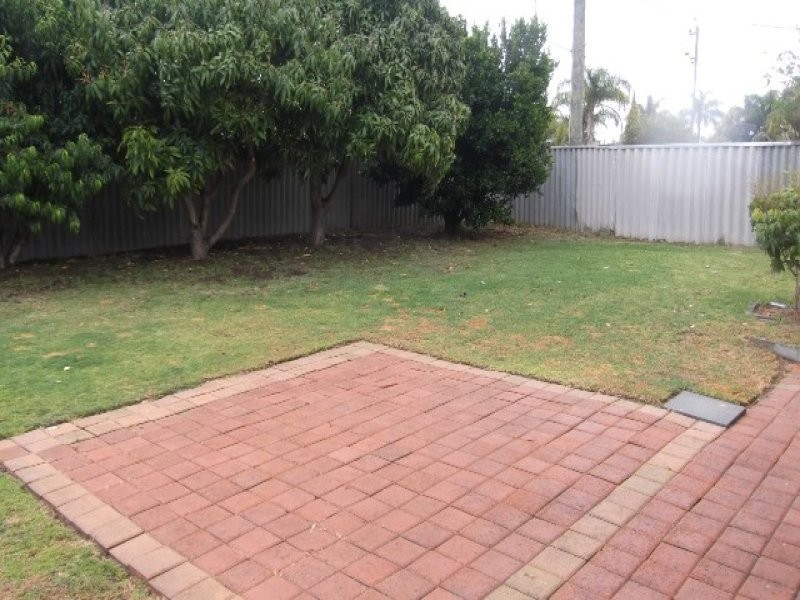 2 Farm Street, Hamersley WA 6022