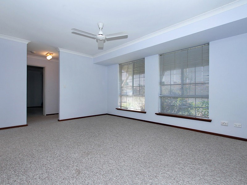 3c The Grove, Woodvale WA 6026