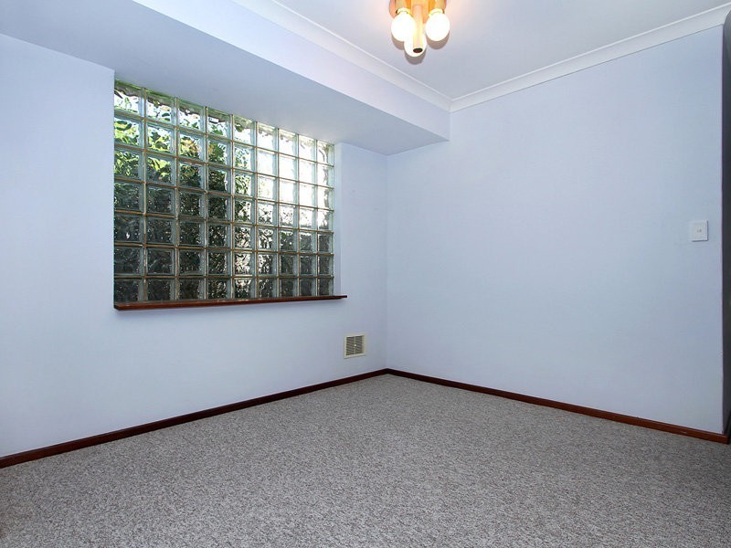 3c The Grove, Woodvale WA 6026