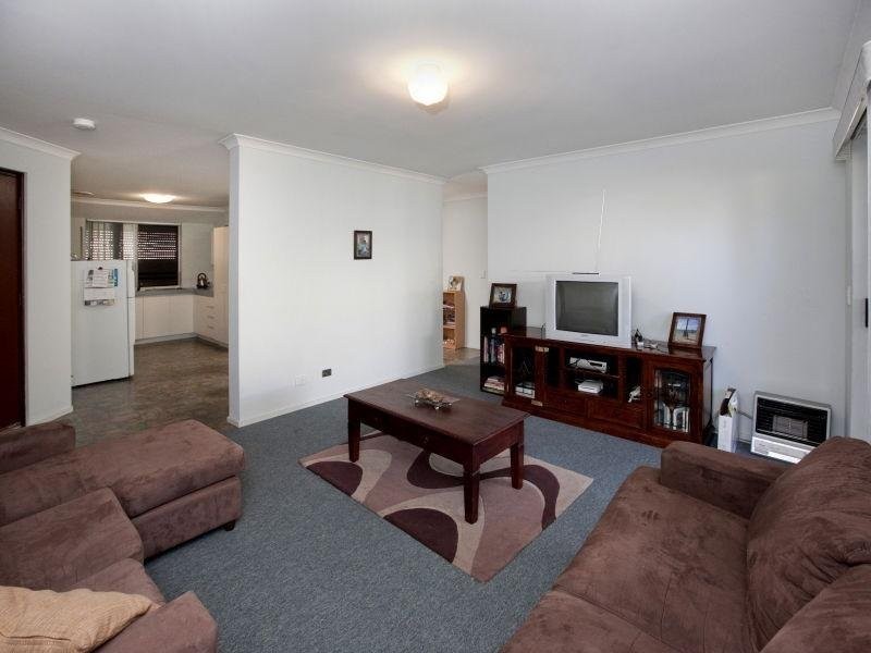 135 Kingfisher Avenue, Ballajura WA 6066