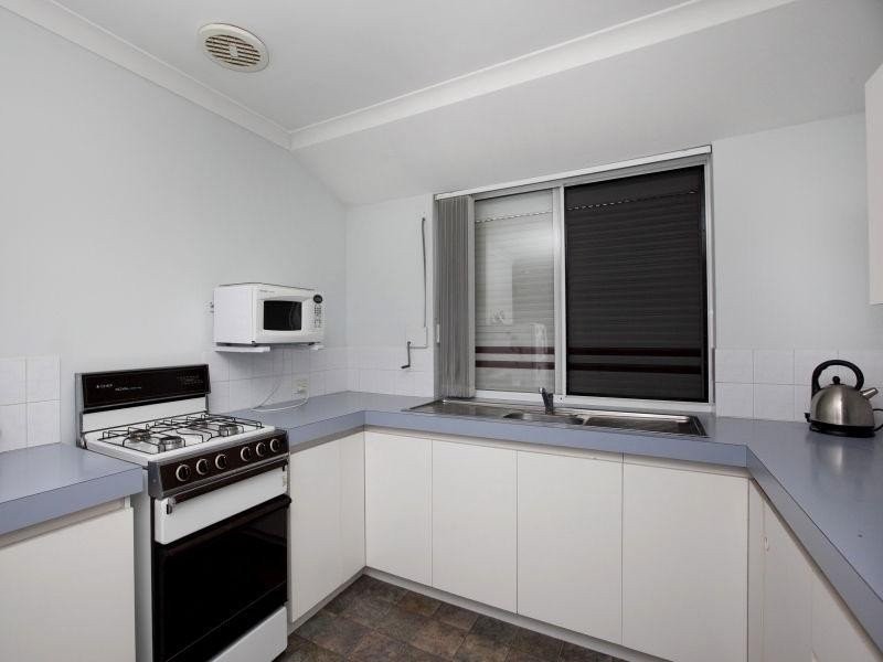 135 Kingfisher Avenue, Ballajura WA 6066