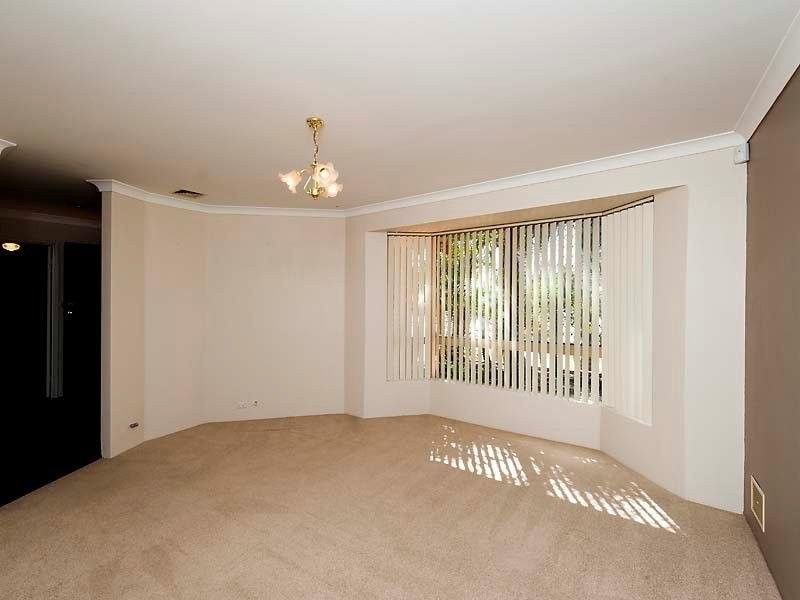 42 Pelican Parade, Ballajura WA 6066