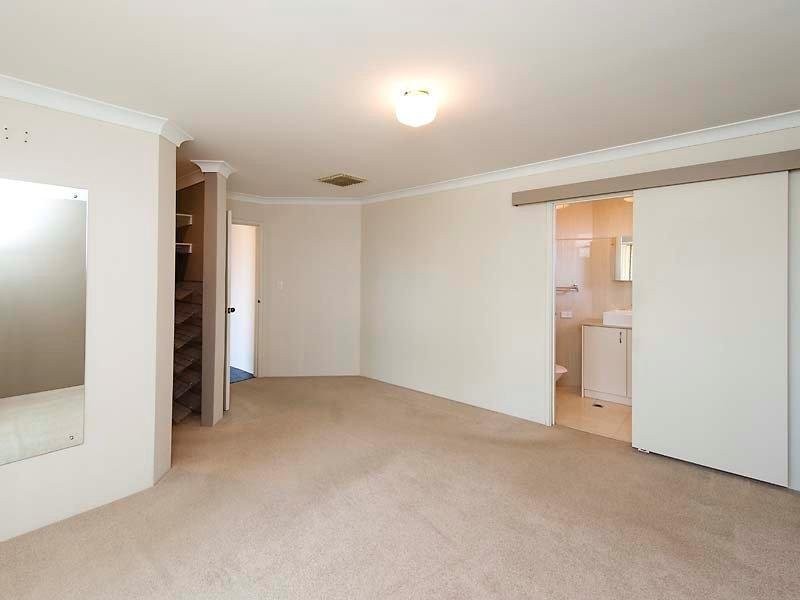 42 Pelican Parade, Ballajura WA 6066