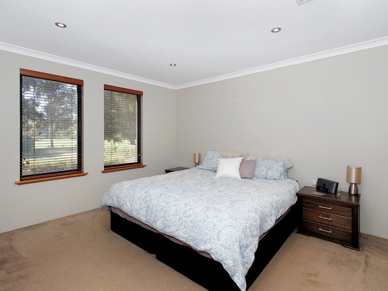 133 Rochester Circle, Balga WA 6061