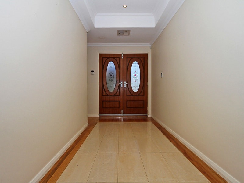 7 Sutton Way, Darch WA 6065